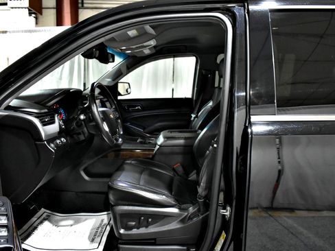 Used 2015 Chevrolet Suburban LT image 33