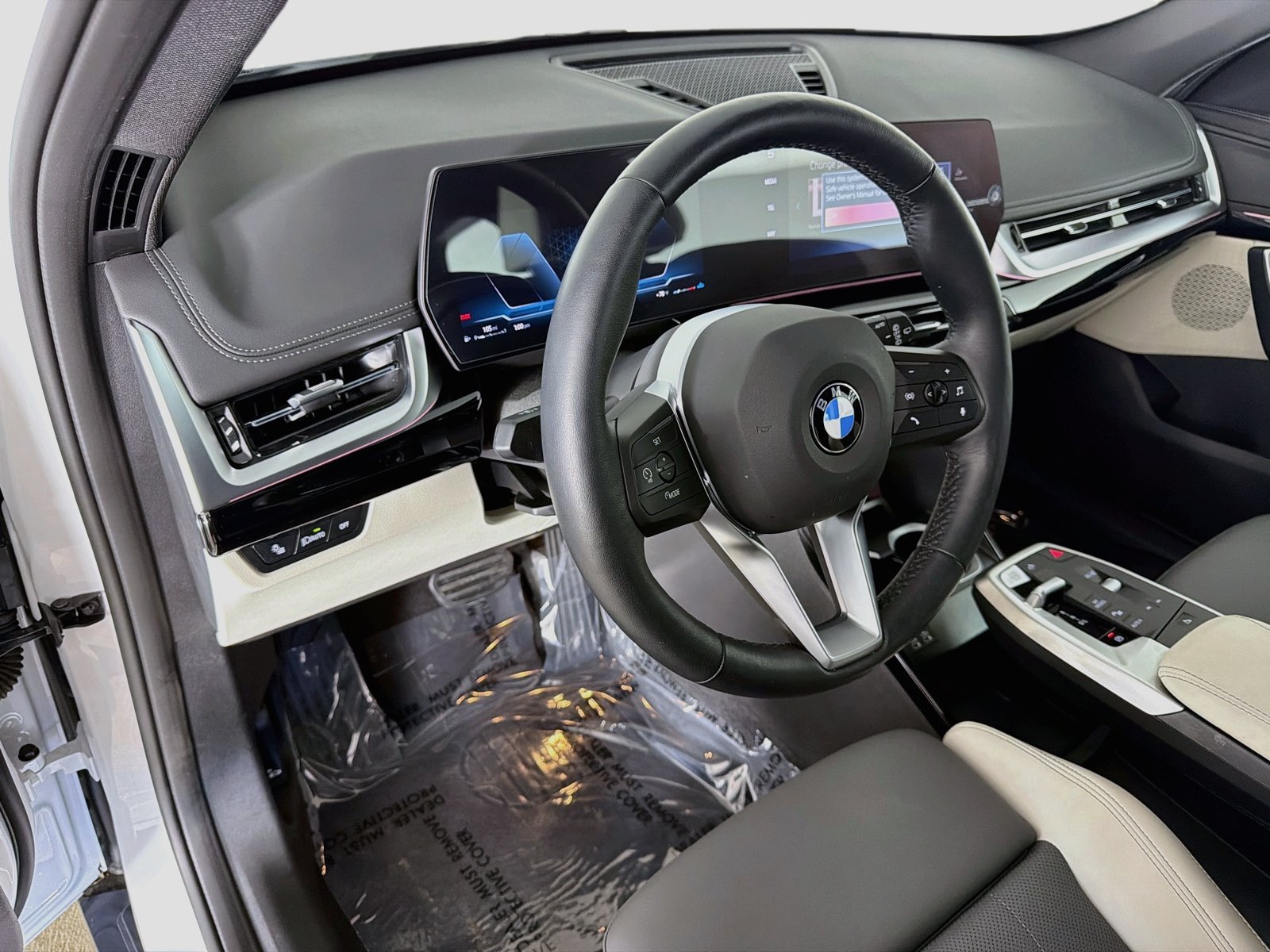 Used 2026 BMW X1 xDrive28i w/ Convenience Package AWD/4WD image 9