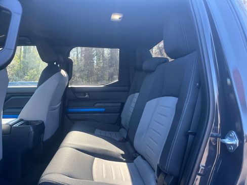 Used 2025 Toyota Tacoma TRD Off-Road image 23