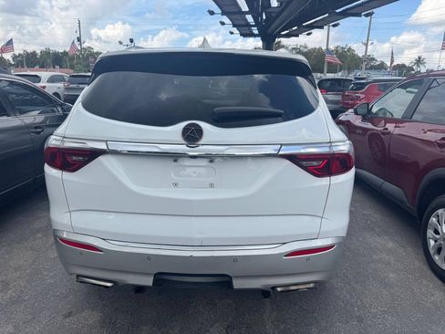 Used 2022 Buick Enclave Essence FWD image 4