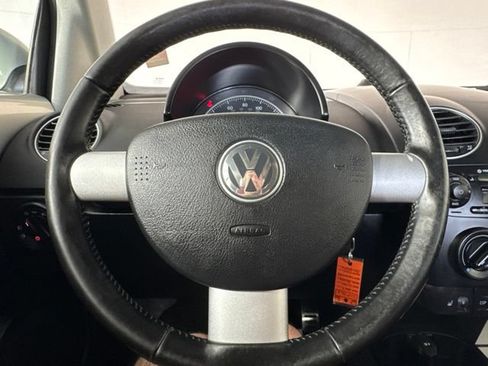 Used 2009 Volkswagen Beetle Blush FWD image 16