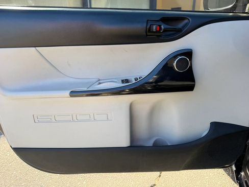 Used 2012 Scion iQ w/ Rear Speaker Pkg FWD image 9