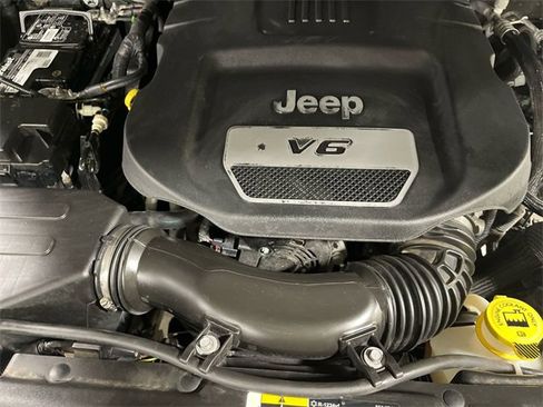 Certified 2018 Jeep Wrangler Unlimited Sport S image 23