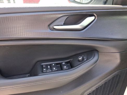 Used 2023 Jeep Grand Cherokee Laredo image 21