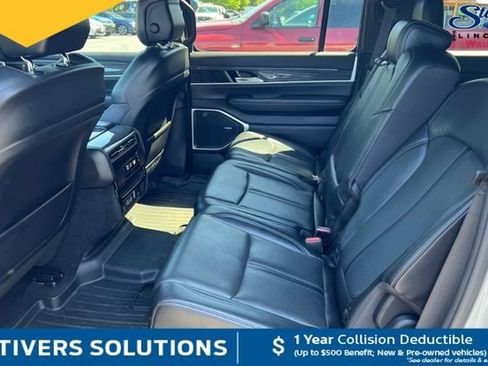Used 2022 Jeep Wagoneer Series III AWD/4WD image 14