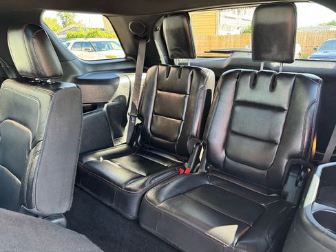 Used 2019 Ford Explorer Sport image 36