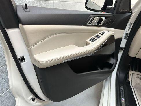 Used 2019 BMW X5 xDrive50i w/ M Sport Package AWD/4WD image 15