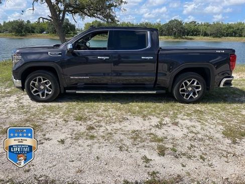 Certified 2025 GMC Sierra 1500 SLT w/ SLT Premium Package AWD/4WD image 4