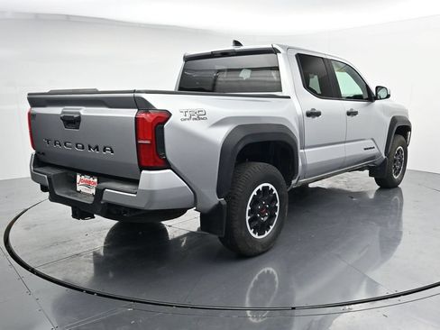 Used 2025 Toyota Tacoma TRD Off-Road AWD/4WD image 7