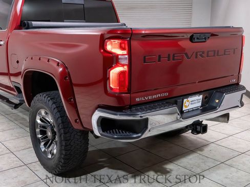 Used 2020 Chevrolet Silverado 2500 LTZ w/ LTZ Premium Package image 19