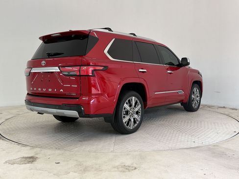 Used 2025 Toyota Sequoia Capstone AWD/4WD image 9