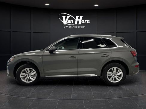 Used 2023 Audi Q5 2.0T Premium w/ Convenience Package image 11