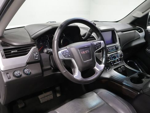 Used 2018 GMC Yukon SLT AWD/4WD image 16