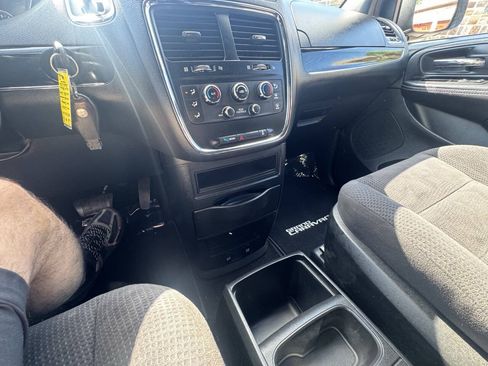 Used 2014 Dodge Grand Caravan SE FWD image 31