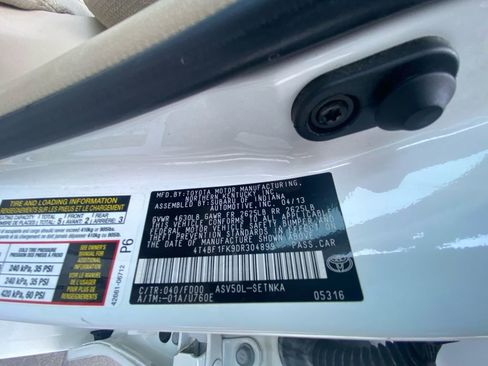 Used 2013 Toyota Camry LE image 30