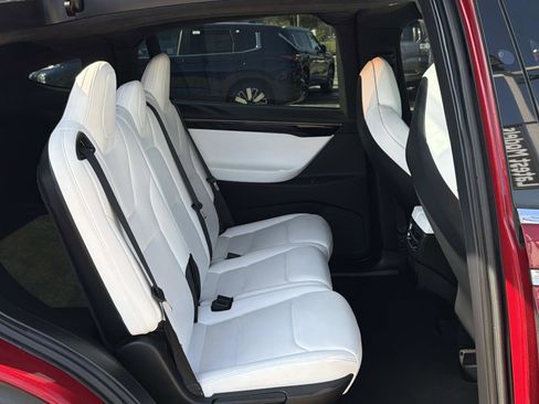 Used 2018 Tesla Model X 75D image 27