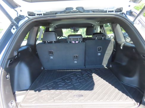 Used 2025 Jeep Grand Cherokee Limited w/ Trailer Tow Package AWD/4WD image 37