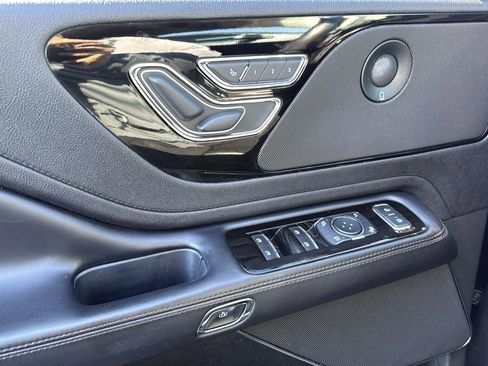 Used 2023 Lincoln Aviator Reserve w/ Jet Package image 11