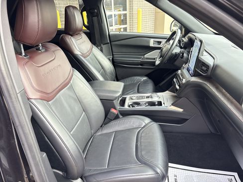 Used 2020 Ford Explorer Platinum w/ Premium Technology Package image 33