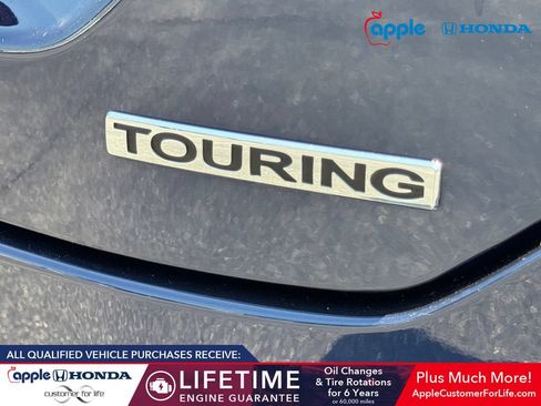 Used 2025 Honda Pilot Touring image 24
