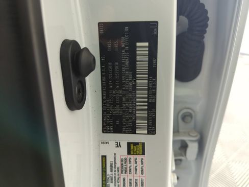 Used 2023 Toyota Corolla Cross XLE FWD image 38