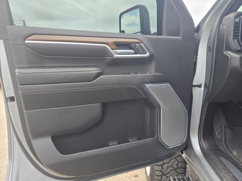 Used 2024 Chevrolet Silverado 3500 High Country w/ High Country Premium Package AWD/4WD image 12