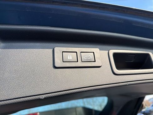 Used 2023 Subaru Forester Premium image 23