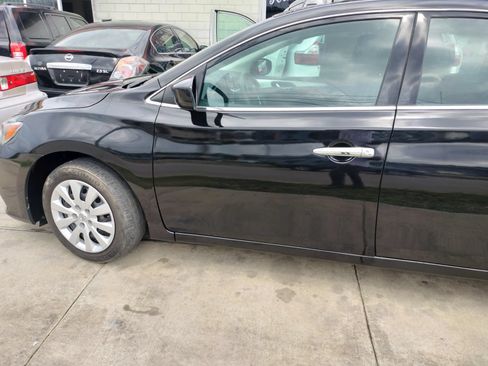 Used 2018 Nissan Sentra S FWD image 2