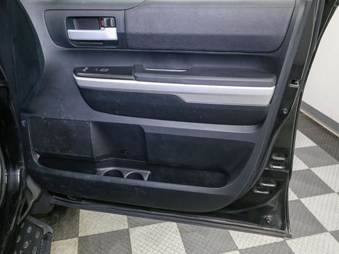 Used 2016 Toyota Tundra SR5 image 21