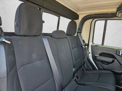 Used 2022 Jeep Gladiator Sport AWD/4WD image 13