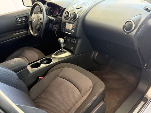 Used 2011 Nissan Rogue SV FWD image 14