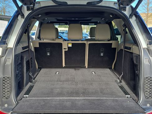 Used 2019 Land Rover Discovery HSE image 13