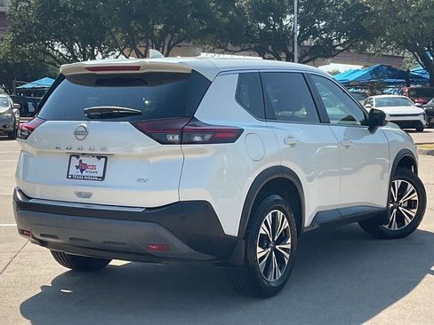 Used 2023 Nissan Rogue SV FWD image 4