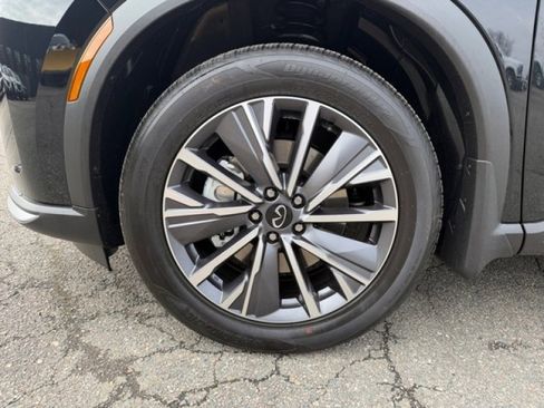 New 2026 INFINITI QX60 Luxe image 9