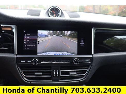 Used 2021 Porsche Macan Base image 15