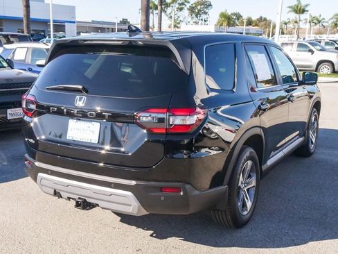 Used 2025 Honda Pilot EX-L image 7