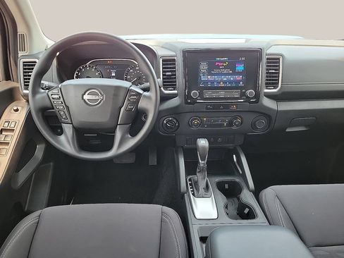 Used 2024 Nissan Frontier SV AWD/4WD image 10