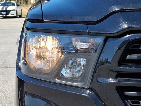 Used 2022 RAM 1500 Big Horn w/ Night Edition AWD/4WD image 8