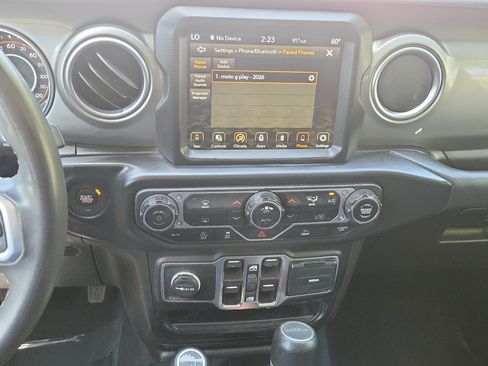 Used 2023 Jeep Gladiator Overland AWD/4WD image 28