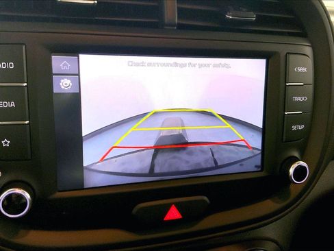 Certified 2025 Kia Soul LX w/ LX Technology Package image 21