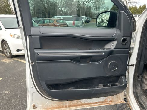 Used 2022 Ford Expedition XL image 6