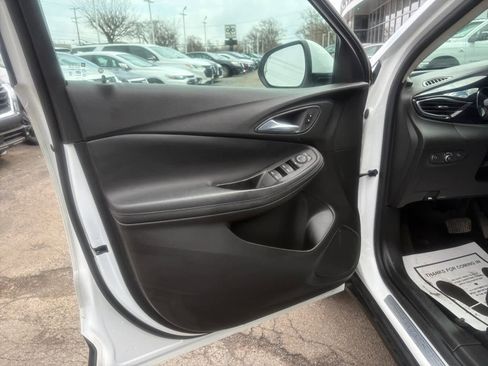 Used 2021 Buick Encore GX Preferred w/ Cold Weather Comfort Package FWD image 8