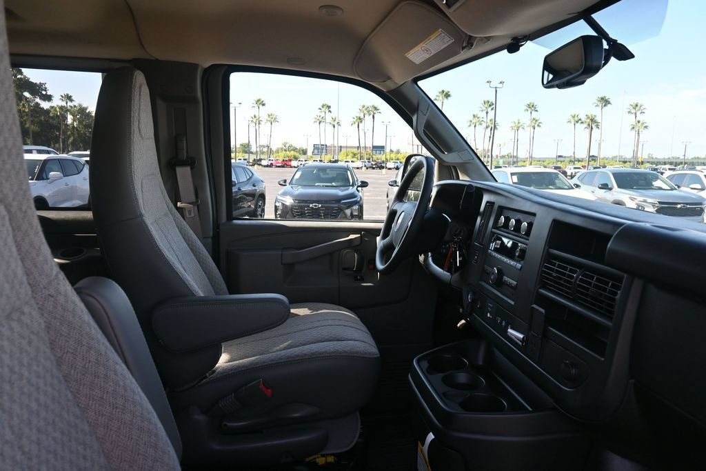 New 2025 Chevrolet Express 3500 LS RWD image 10