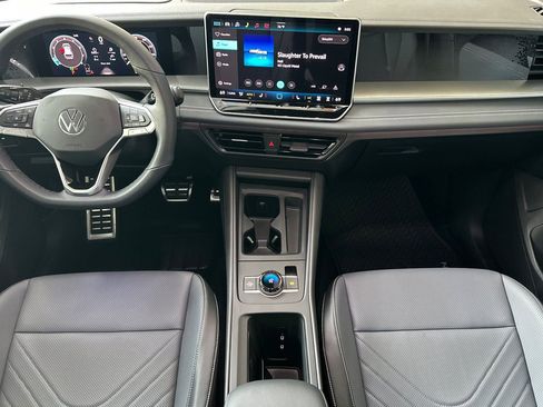 New 2026 Volkswagen Tiguan SE R-Line FWD image 11