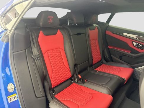 Used 2022 Lamborghini Urus AWD/4WD image 29