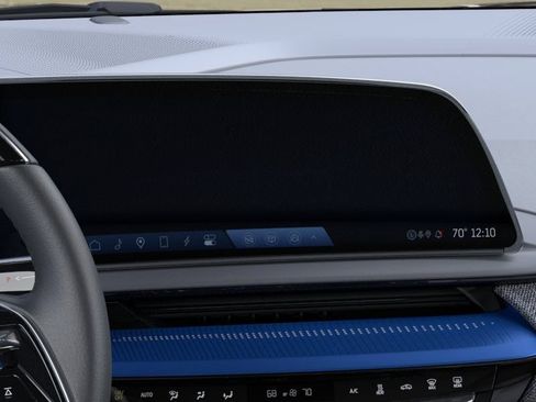 New 2027 Cadillac Optiq Luxury w/ LPO, Floor Liner Package AWD/4WD image 20