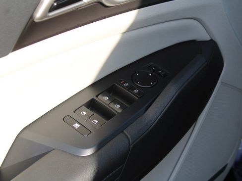 New 2026 Kia Sportage EX FWD image 19