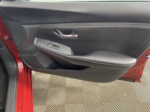 Used 2024 Nissan Sentra SV image 9