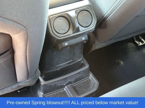 Used 2023 Jeep Wrangler Unlimited w/ Cold Weather Group AWD/4WD image 19