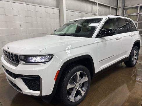 New 2026 Jeep Grand Cherokee Limited AWD/4WD image 32